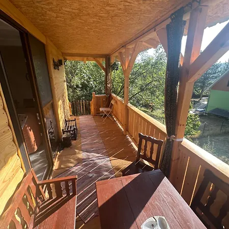 Mila , Nova Drvena Kucica *